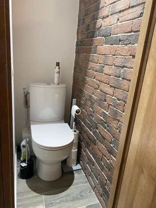 In Center And Next To The Train Station Apartment Houilles